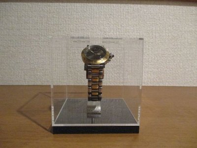 画像2: 腕時計スタンド　腕時計が宙に浮いた様に飾れる腕時計イリュージョンスタンドアクリルケース入り