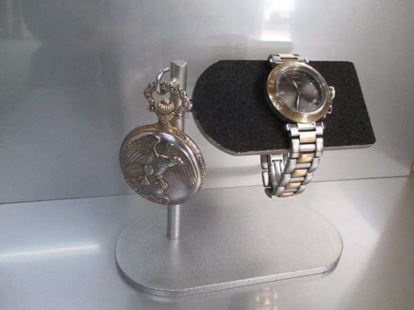 画像1: 腕時計スタンド　懐中時計スタンド　ウオッチスタンド　時計スタンド　腕時計スタンド 高級　腕時計スタンド おしゃれ　腕時計スタンド 2本　ブラック腕時計＆懐中時計スタンド　No.90607 (1)