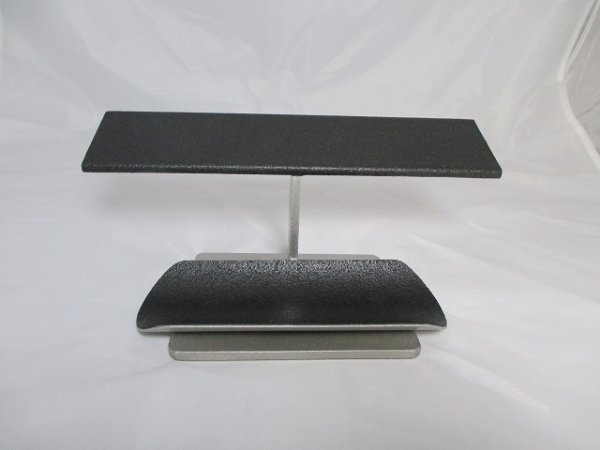 画像2: 腕時計スタンド　腕時計スタンド 手作り　腕時計スタンド 自作　腕時計スタンド おしゃれ　腕時計スタンド 4本　腕時計スタンド 複数　バーオールコルク貼りブラック4本掛け眼鏡トレイ付き時計スタンド　N190429 (2)