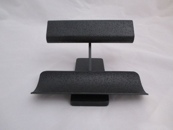 画像2: 腕時計スタンド　オールブラック２本掛けハーフパイプトレイ腕時計スタンド (2)