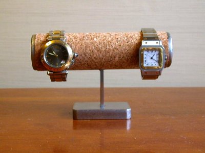 画像1: 小さくてもどっしりしている腕時計スタンド