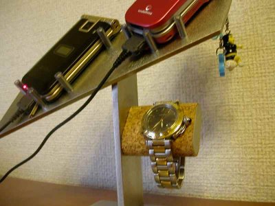 画像1: 充電ディスプレィ携帯電話＆腕時計スタンド