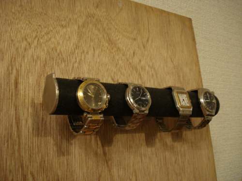 腕時計スタンド　壁掛けスタンド　ブラック4本掛け壁付け腕時計スタンド　BKS90